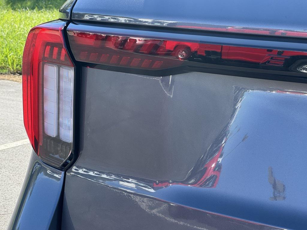 new 2025 Ford Explorer car, priced at $51,375