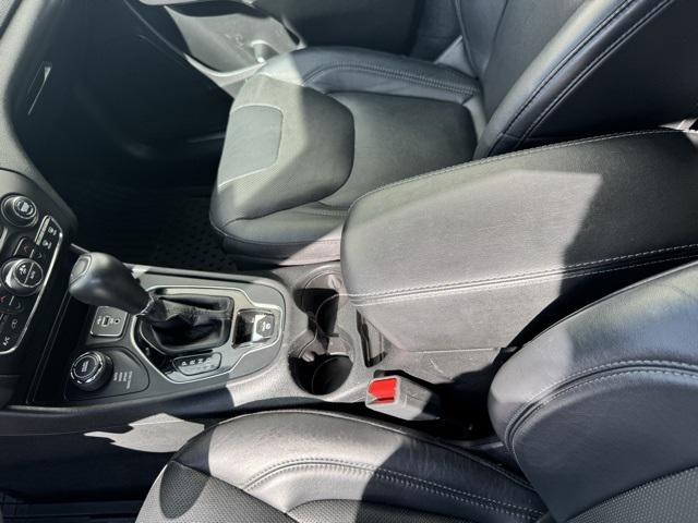 used 2019 Jeep Cherokee car, priced at $17,444