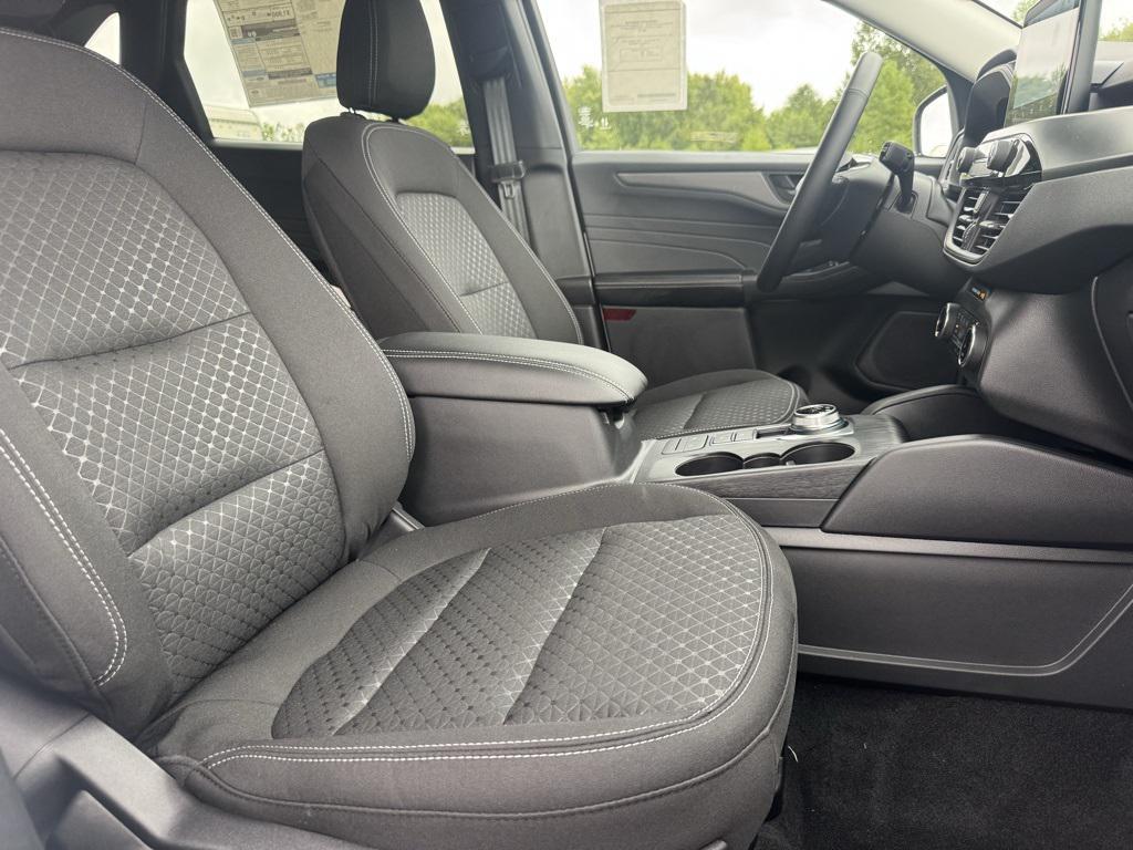 new 2025 Ford Escape car, priced at $30,905