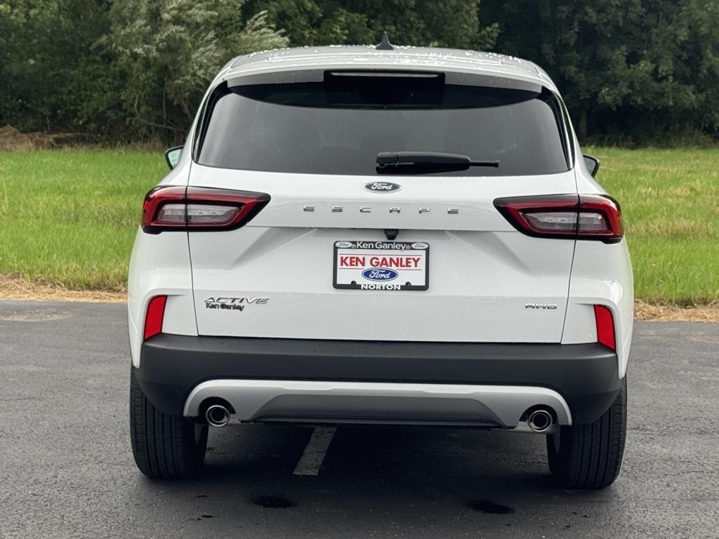 new 2025 Ford Escape car, priced at $30,905