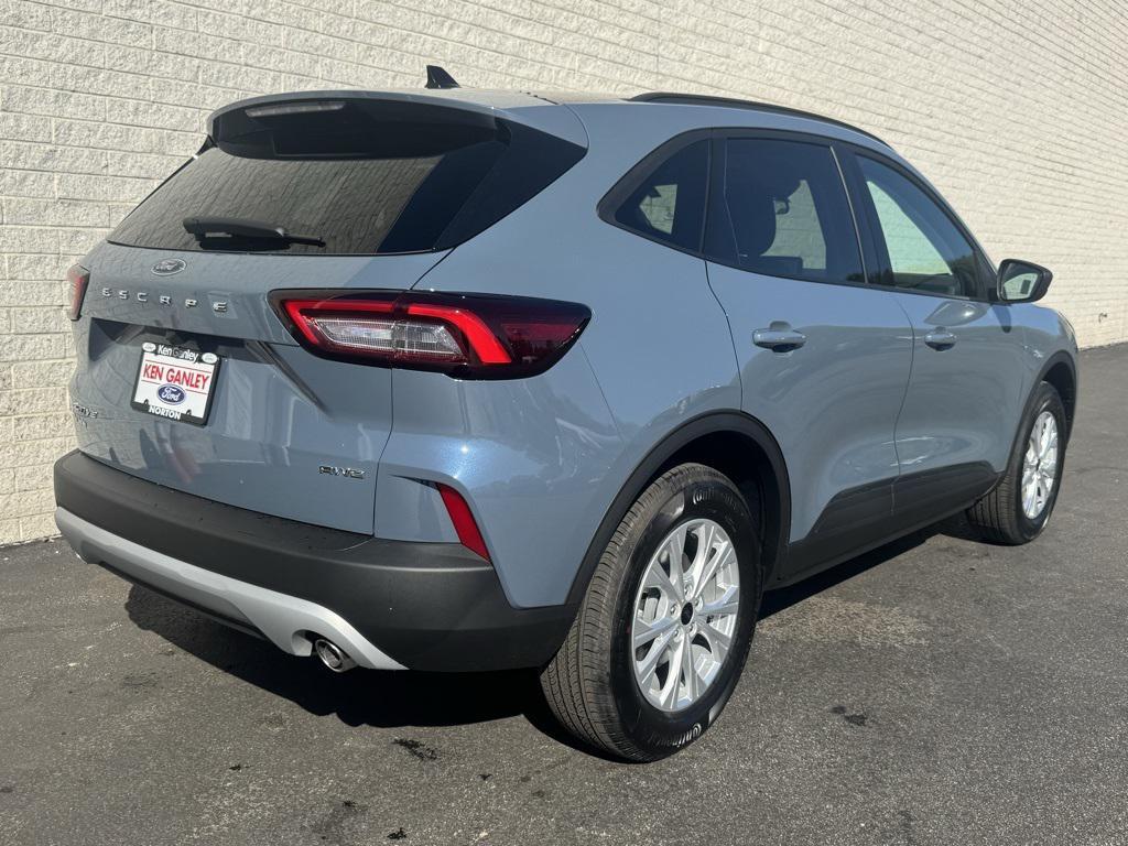 new 2025 Ford Escape car, priced at $32,040