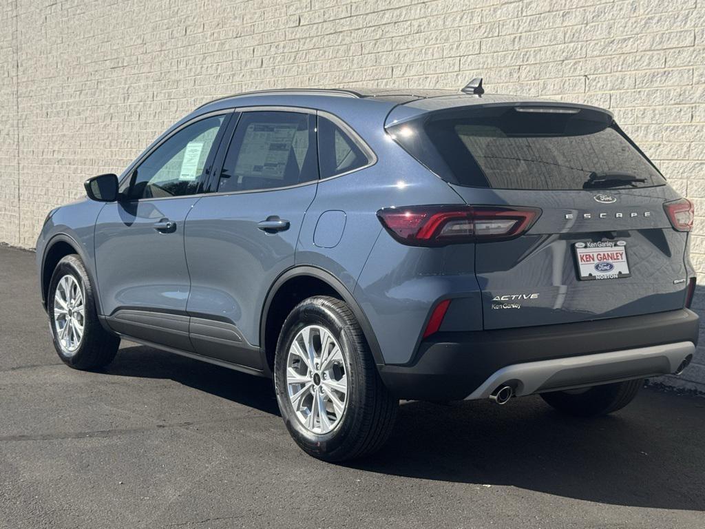 new 2025 Ford Escape car, priced at $32,040