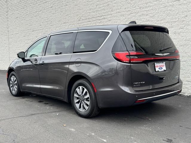 used 2023 Chrysler Pacifica Hybrid car, priced at $26,295