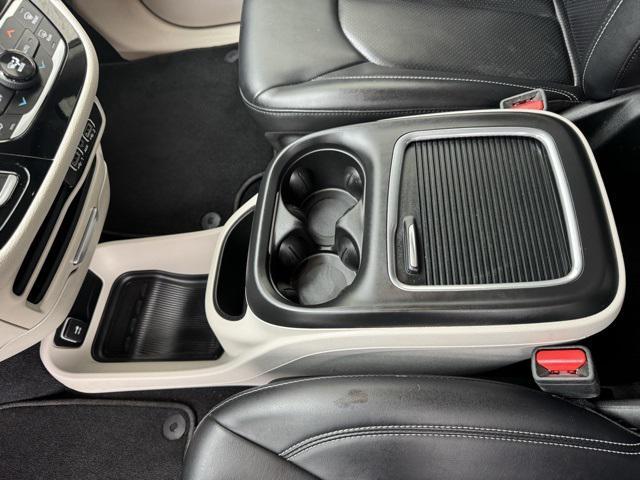 used 2023 Chrysler Pacifica Hybrid car, priced at $26,295