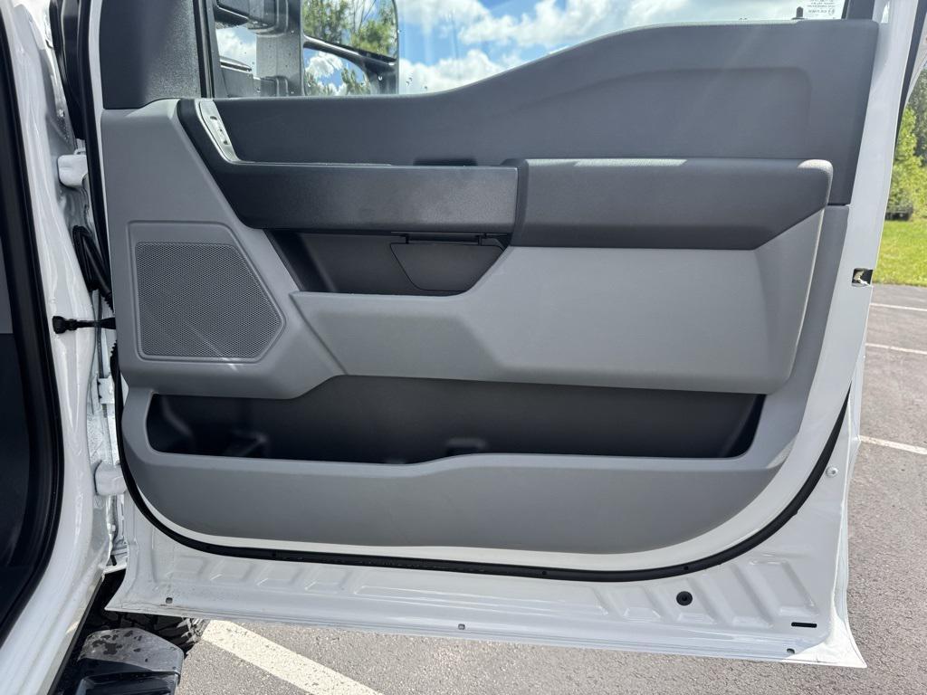 new 2025 Ford F-350 car, priced at $49,315