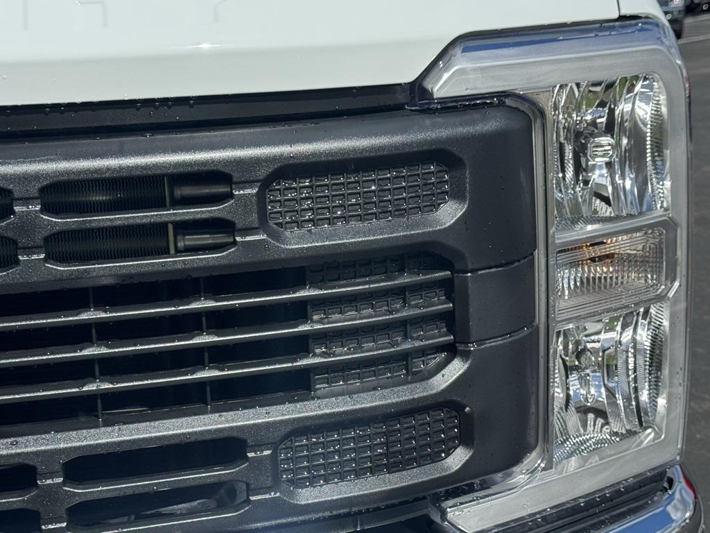 new 2025 Ford F-350 car, priced at $49,315
