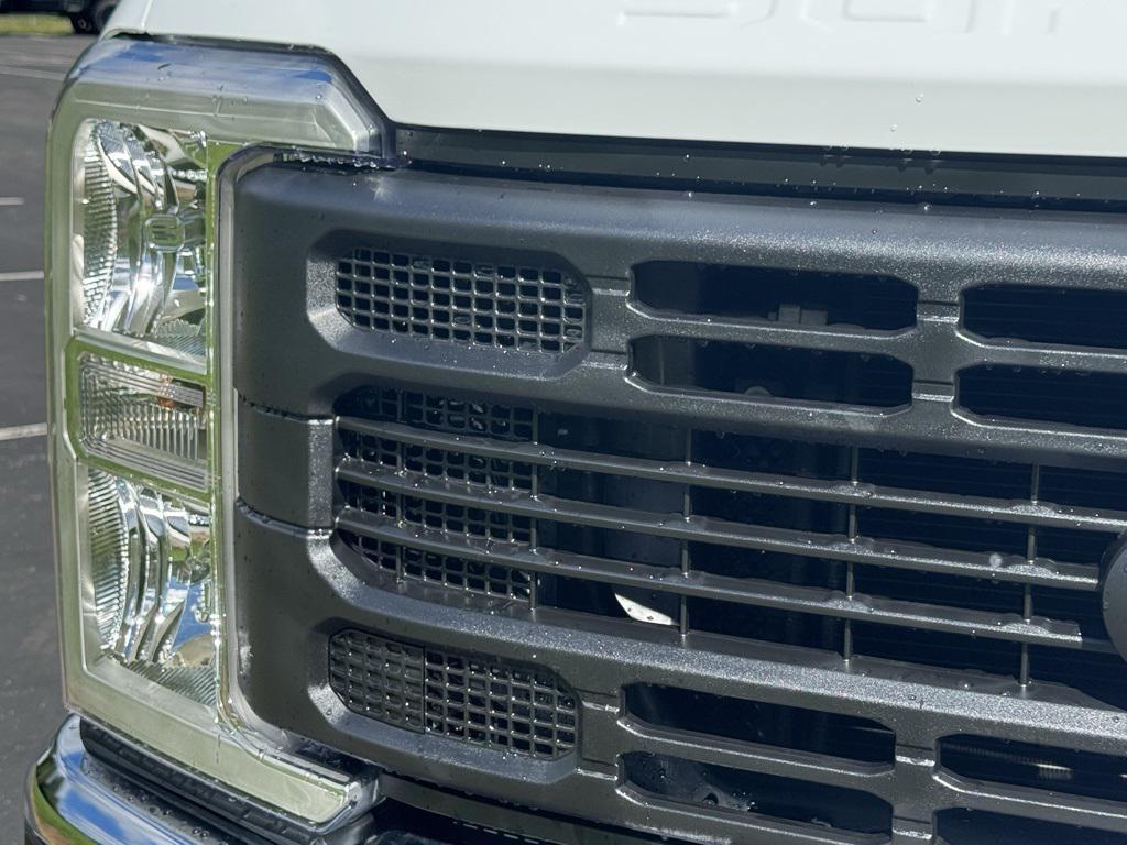 new 2025 Ford F-350 car, priced at $49,315
