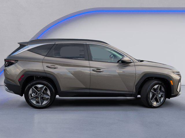 new 2025 Hyundai TUCSON Hybrid car, priced at $34,095