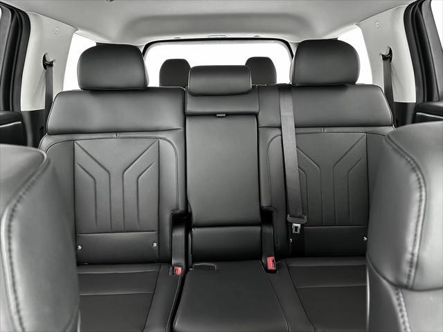 new 2025 Hyundai Santa Fe car, priced at $38,195