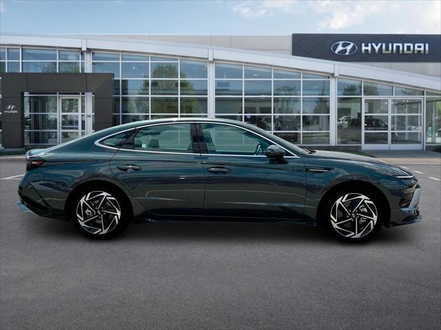 new 2024 Hyundai Sonata car, priced at $33,009