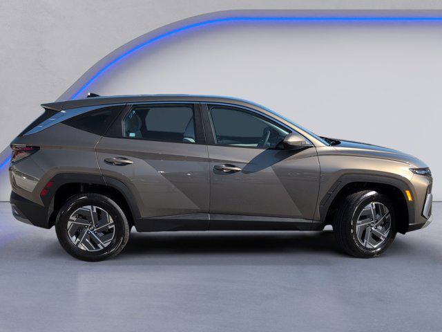 new 2026 Hyundai TUCSON Hybrid car, priced at $31,355