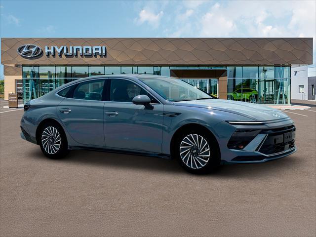 new 2025 Hyundai Sonata Hybrid car, priced at $37,584