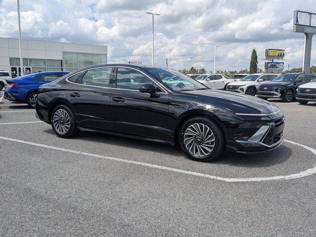 new 2025 Hyundai Sonata Hybrid car, priced at $35,810