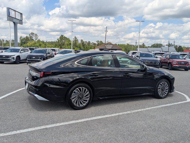 new 2025 Hyundai Sonata Hybrid car, priced at $35,810
