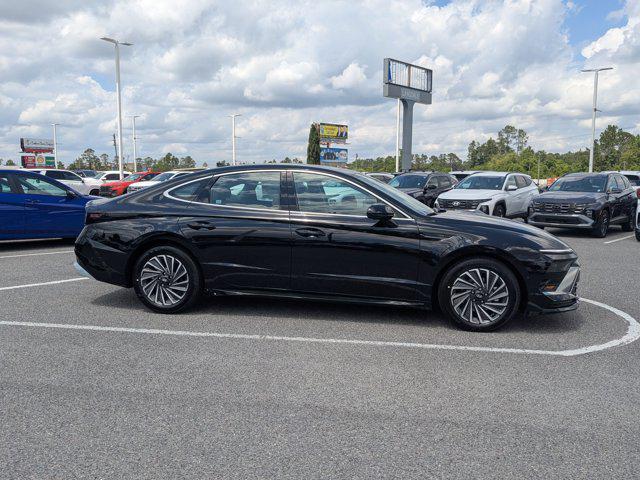 new 2025 Hyundai Sonata Hybrid car, priced at $35,810