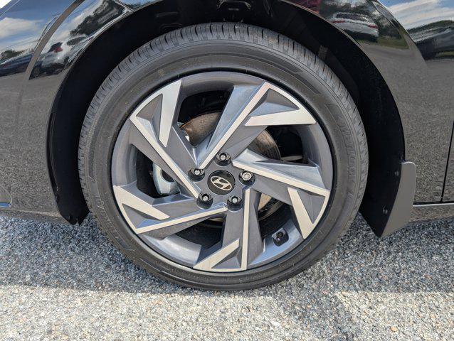 new 2025 Hyundai Elantra car, priced at $27,689
