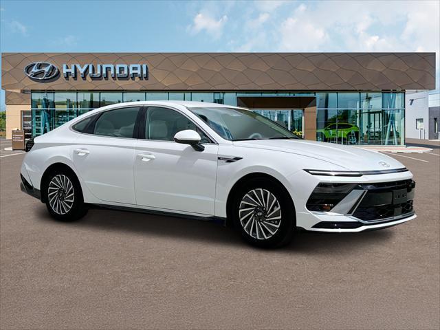 new 2025 Hyundai Sonata Hybrid car, priced at $32,361