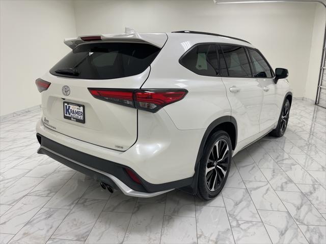 used 2021 Toyota Highlander car, priced at $34,413