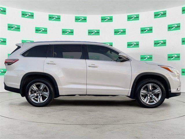 used 2016 Toyota Highlander car, priced at $22,950