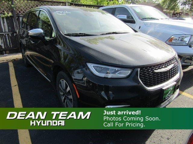used 2022 Chrysler Pacifica Hybrid car, priced at $30,950