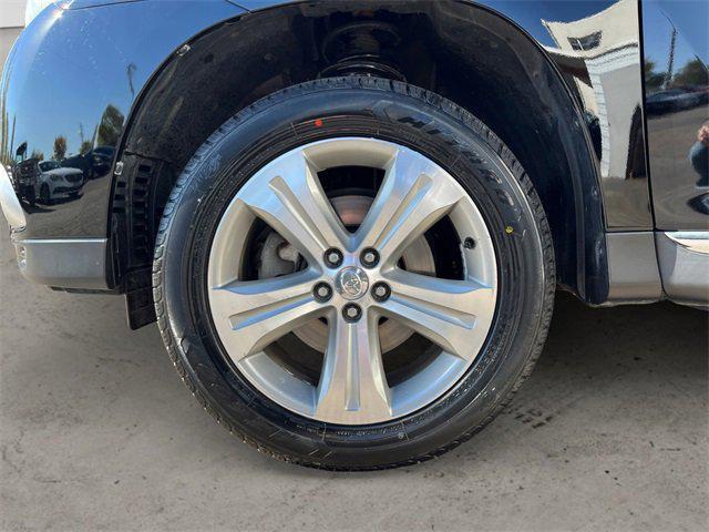 used 2013 Toyota Highlander car, priced at $13,950