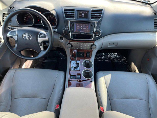 used 2013 Toyota Highlander car, priced at $13,950