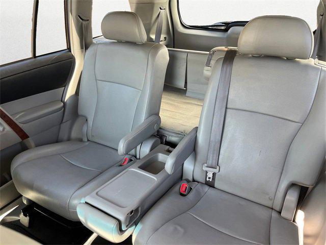 used 2013 Toyota Highlander car, priced at $13,950