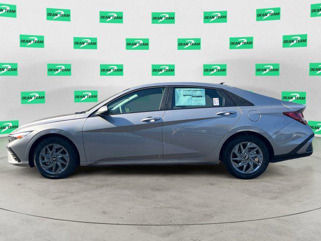 new 2024 Hyundai Elantra car, priced at $24,255