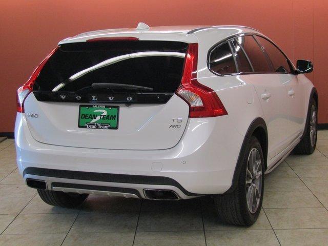 used 2016 Volvo V60 Cross Country car, priced at $22,950