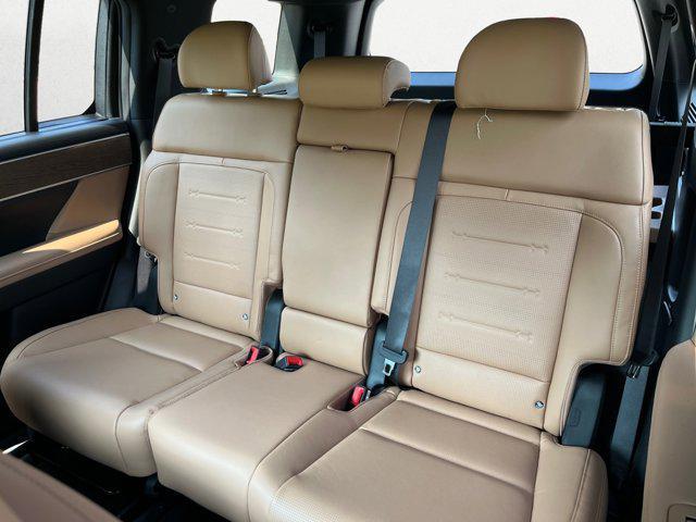 new 2025 Hyundai Santa Fe car, priced at $47,685