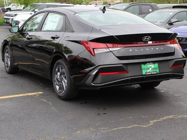 new 2024 Hyundai Elantra car, priced at $26,020