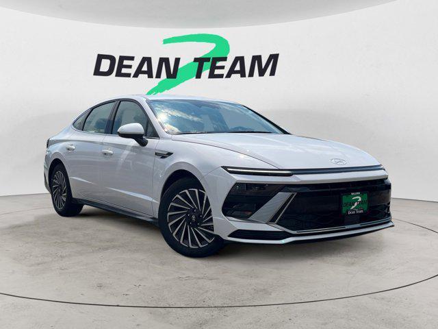 new 2025 Hyundai Sonata Hybrid car, priced at $32,339