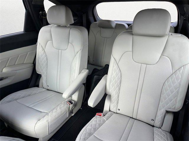 used 2025 Kia Sorento Hybrid car, priced at $43,950