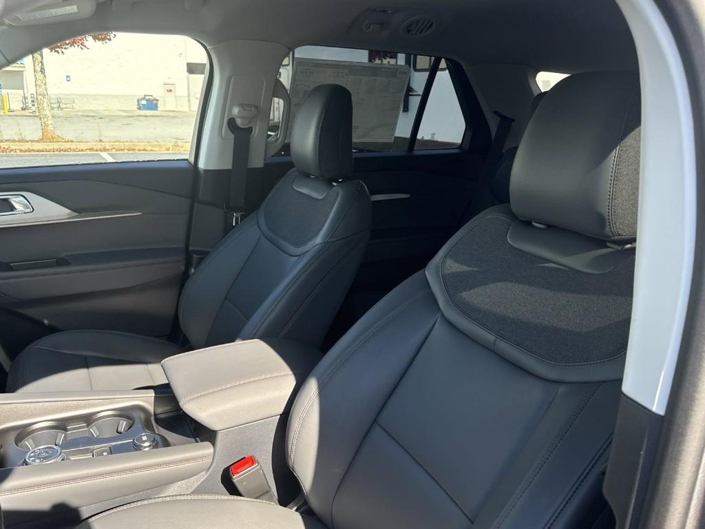 new 2025 Ford Explorer car, priced at $46,705