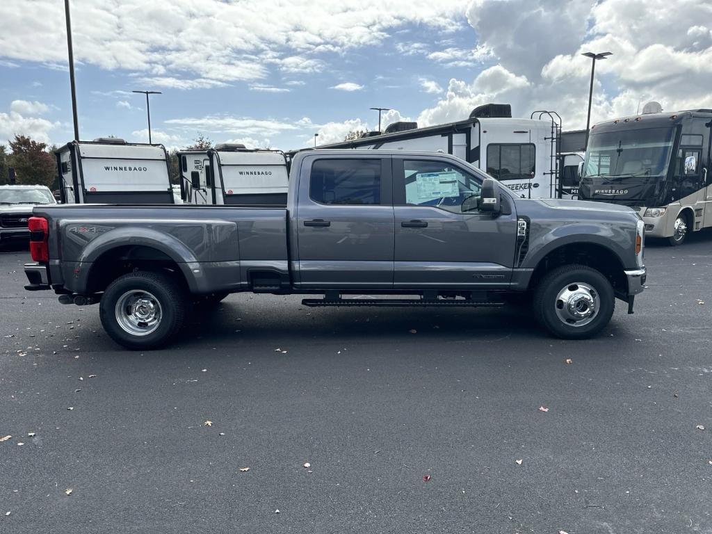 new 2024 Ford F-350 car, priced at $69,040