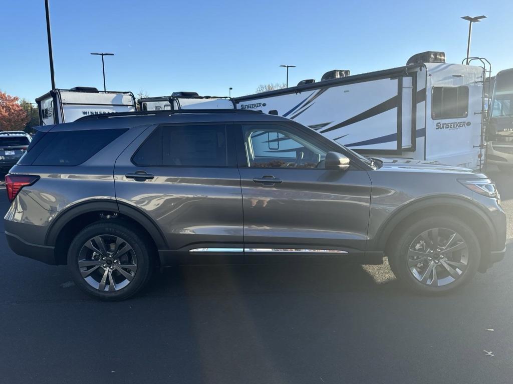 new 2025 Ford Explorer car, priced at $48,360