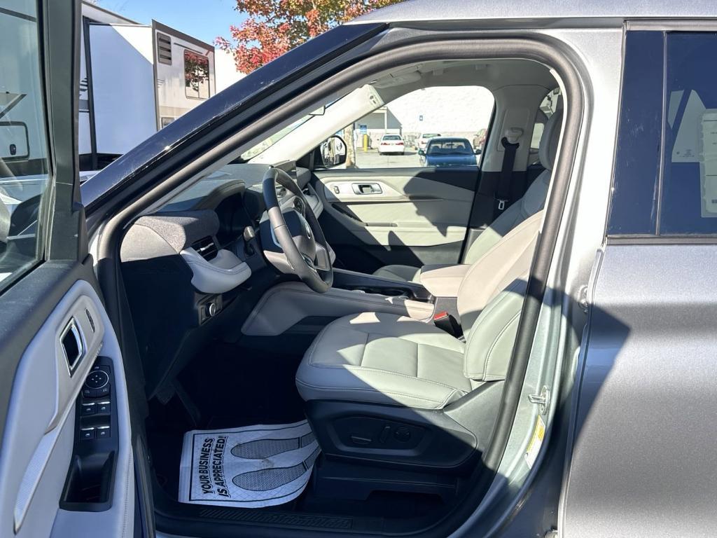 new 2025 Ford Explorer car, priced at $48,200