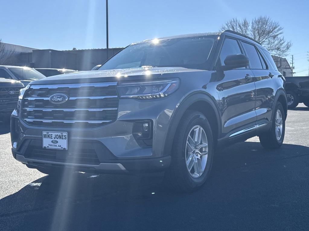 new 2025 Ford Explorer car, priced at $43,081