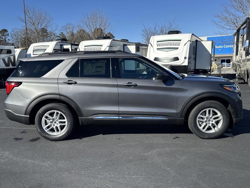 new 2025 Ford Explorer car, priced at $43,081