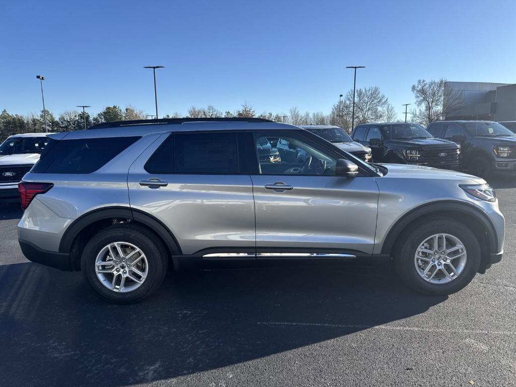 new 2025 Ford Explorer car, priced at $40,250