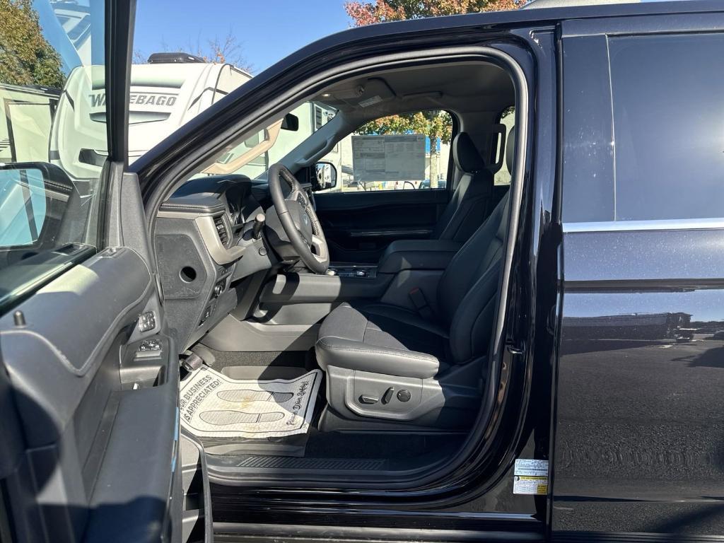 new 2024 Ford Expedition car, priced at $68,275