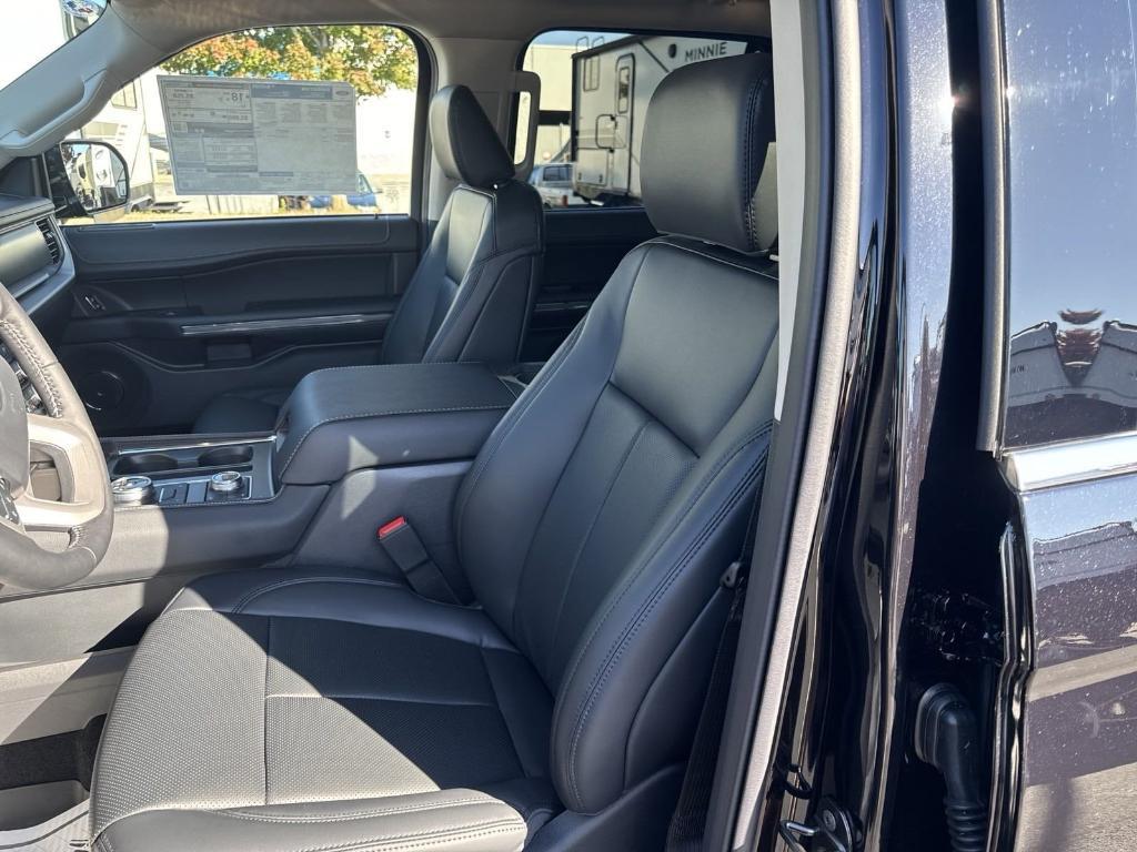 new 2024 Ford Expedition car, priced at $68,275