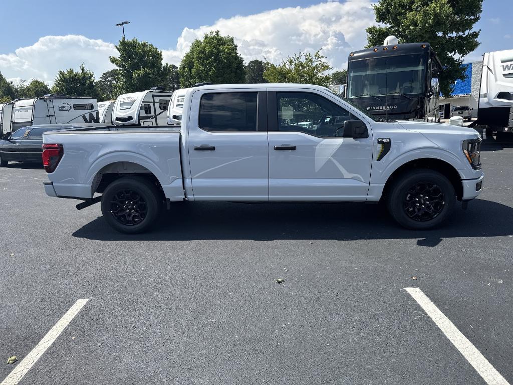 new 2025 Ford F-150 car, priced at $43,100