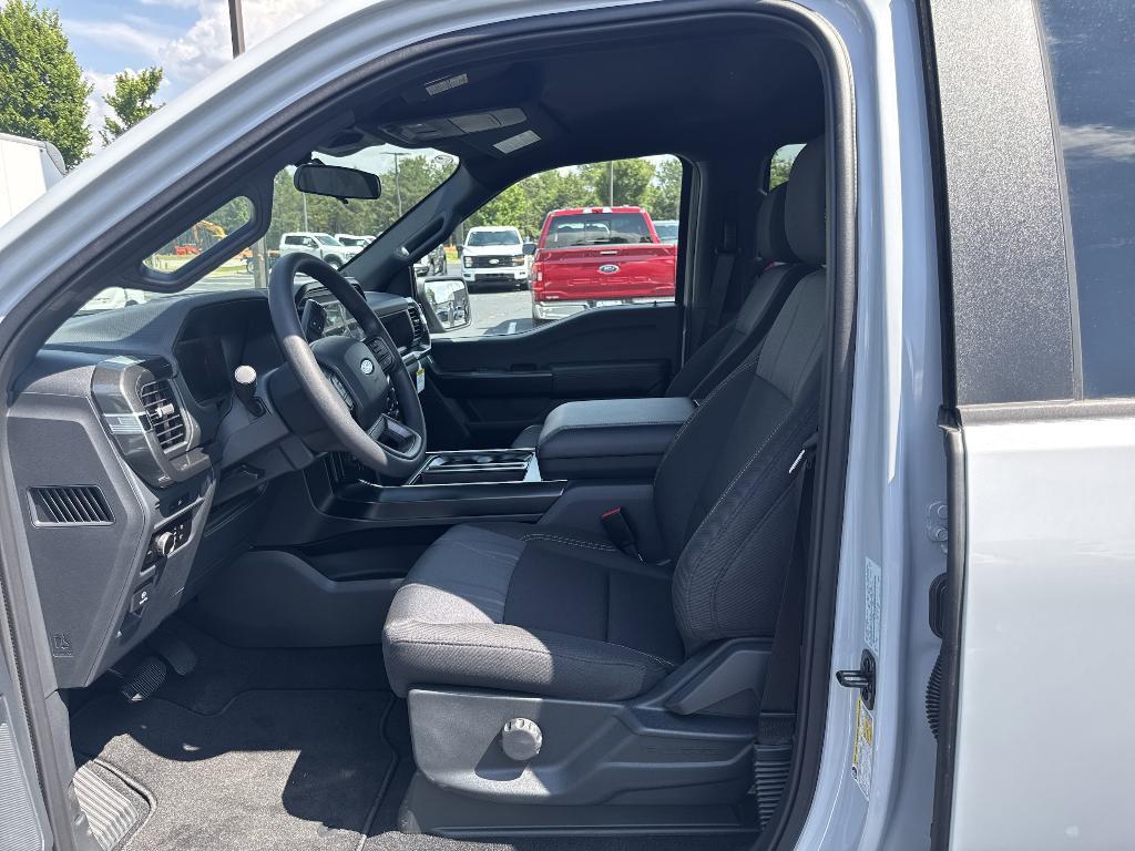 new 2025 Ford F-150 car, priced at $43,100