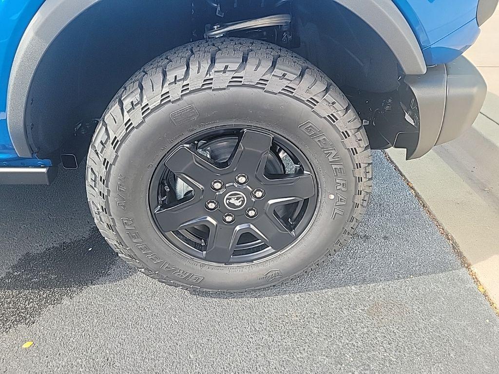 new 2025 Ford Bronco car, priced at $52,370