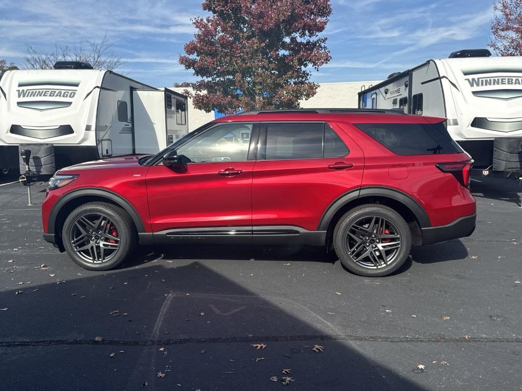 new 2025 Ford Explorer car, priced at $52,335