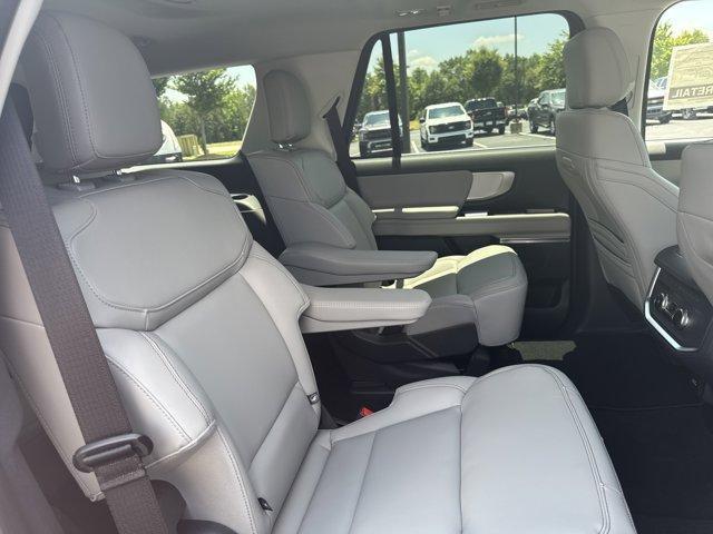 new 2025 Ford Expedition car, priced at $68,210
