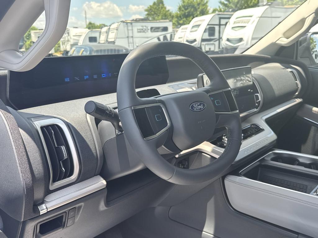 new 2025 Ford Expedition car, priced at $66,558