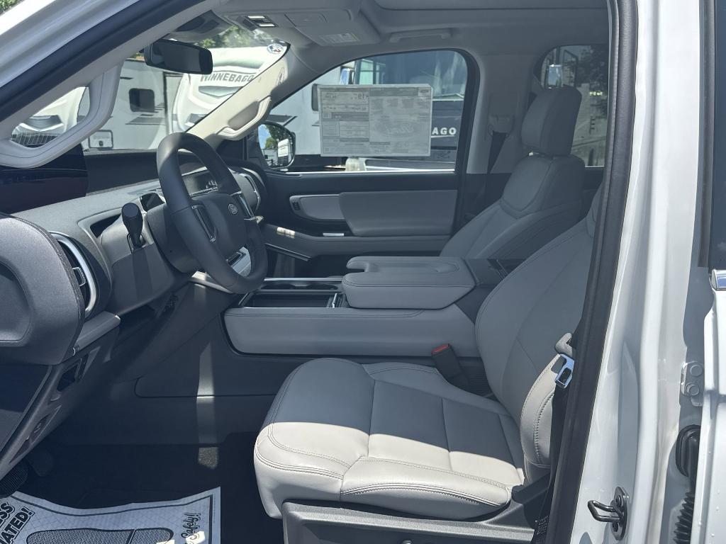 new 2025 Ford Expedition car, priced at $66,558