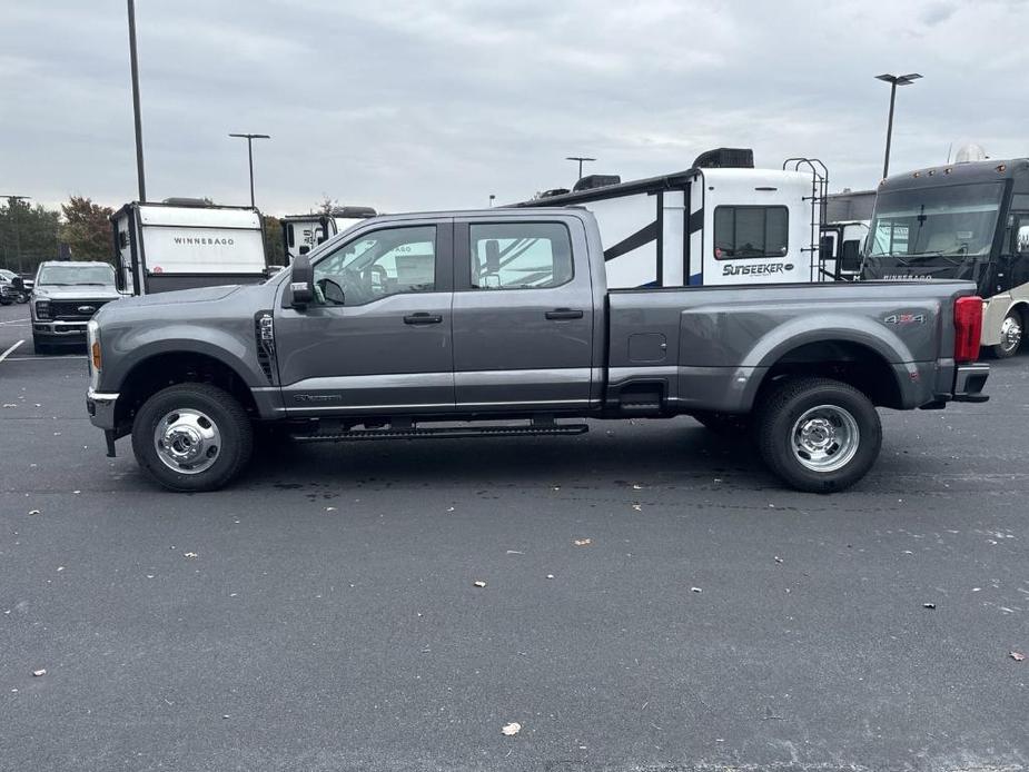 new 2024 Ford F-350 car, priced at $67,350